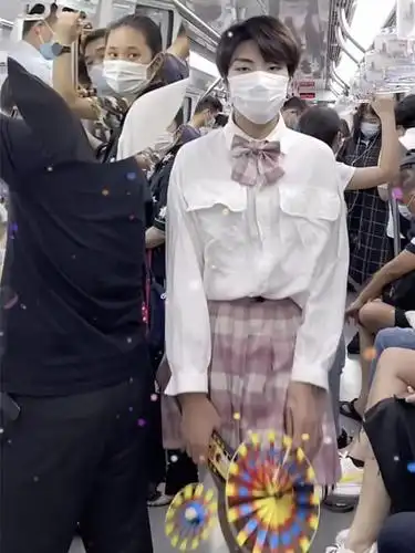 穿洛丽塔的男生叫"lo汉",那么穿jk制服的男生,又该叫什么?