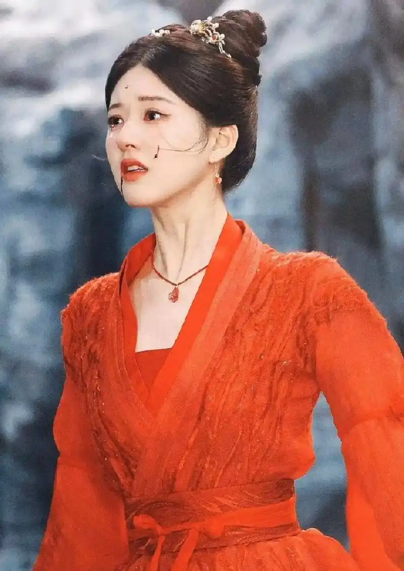 破碎感好强 一定很虐吧#神隐#电视剧神隐#赵露思#一眼沦陷  - 抖音