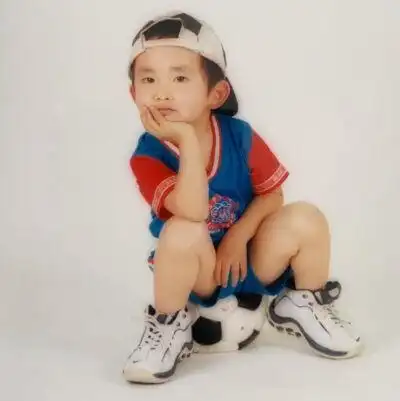 小时候易烊千玺