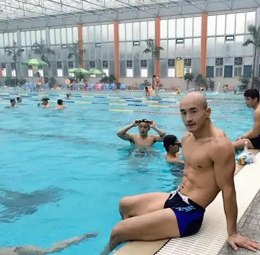 一龙水性奇佳水战能完爆播求泳装超级性感比肩威猛男模