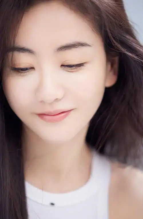 而杨蓉也在自己的社交平台上发布了近照.今天,杨蓉迎来了自己