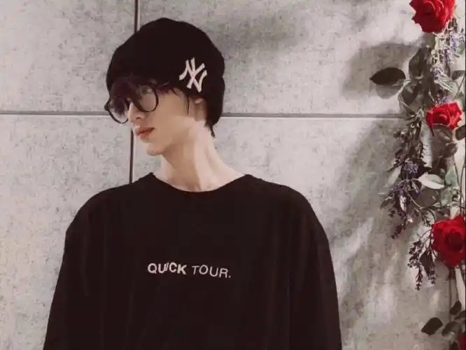 丁程鑫戴眼镜好奶##果然是时代少年团的心头镜##女大有自己的早八三