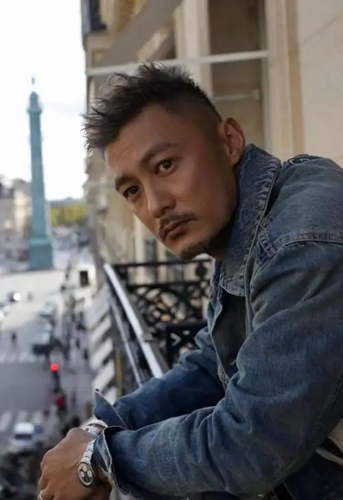 潮牌关铺,房子折现,余文乐可能是遇上坎了