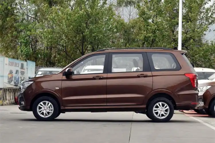 6万落地的家用mpv这2款车外观时尚油耗低