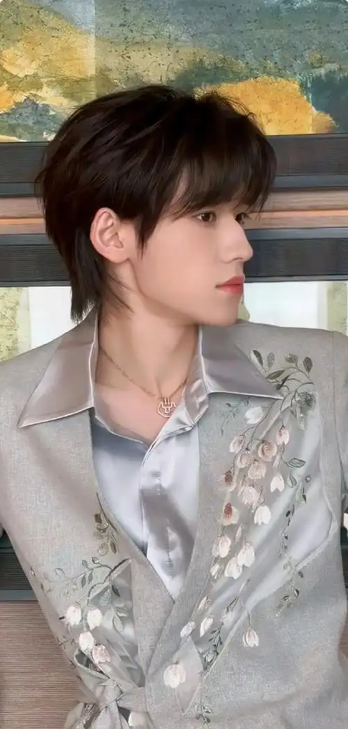 壁纸超话明星壁纸第323期|宋亚轩