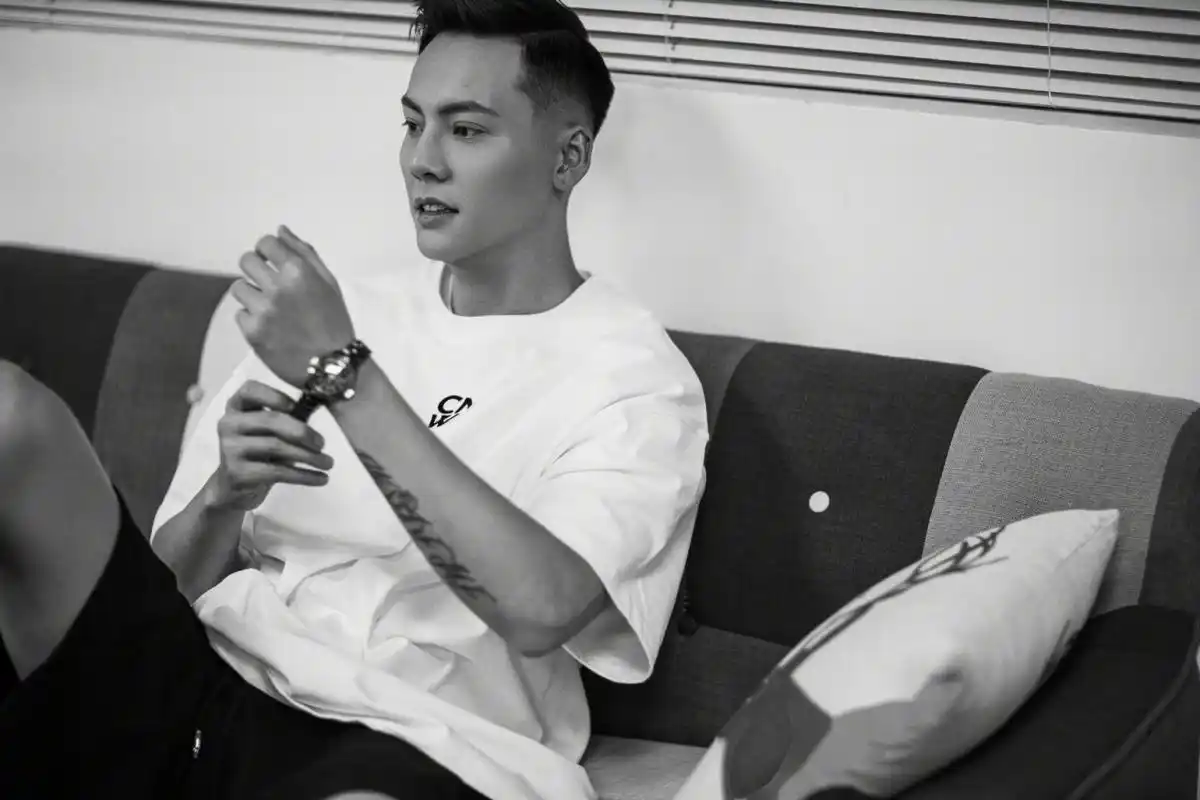 陈伟霆最新黑白大片发布!