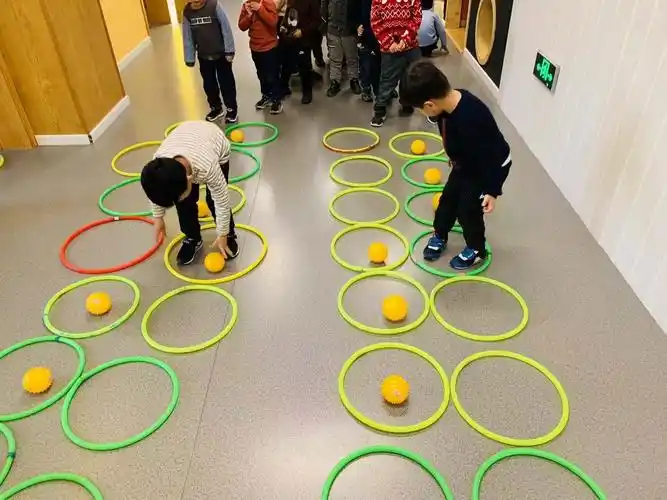 中二班 有趣的室内体育活动