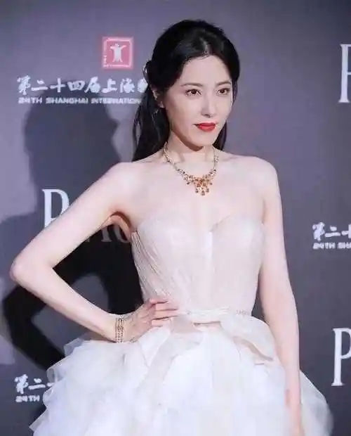 凹凸有致的美女这6位40岁中年女星的身材太顶了