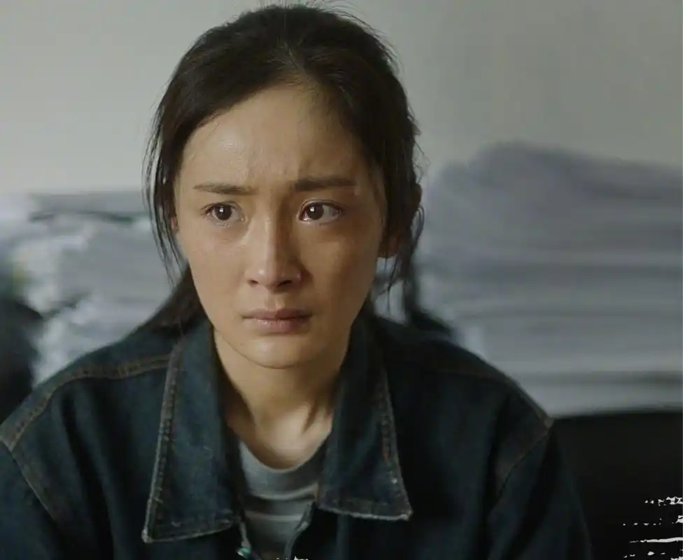 16小时票房超700万,评分只有6.8,杨幂素颜扮丑高票房低口碑