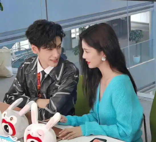 罗云熙谈与白鹿二搭##罗云熙说和白鹿二搭赚了