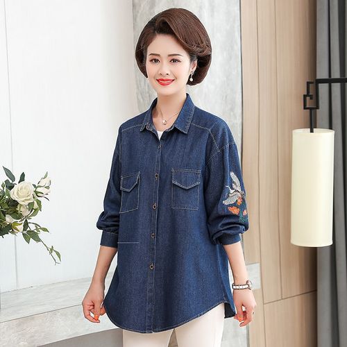 中年女春装妈妈牛仔外套2020新款春秋上衣服中老年女夏装薄款衬衣