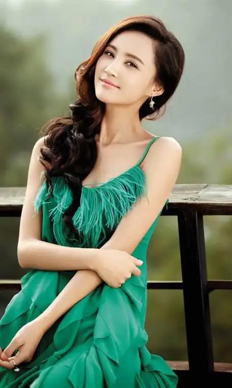 p>张歆艺,1981年5月29日出生于 a target="_blank" href="/item/四川