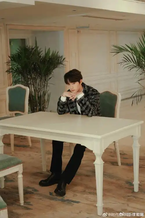 丁程鑫刘耀文张真源贺峻霖打篮球