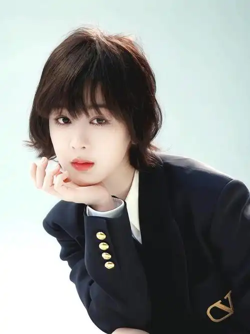 杨紫短发新造型大公开!网友:直击心脏的理想型!