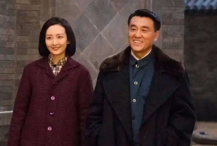 看看妻子是谁就知道了_李海洋_爱情_演艺圈