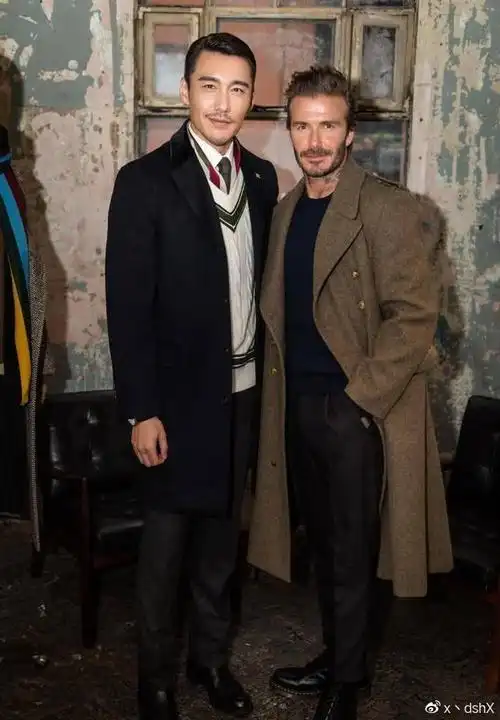 吴亦凡胡歌同框都被秒杀,刘雯强大的超模气场,大概只有他能驾驭