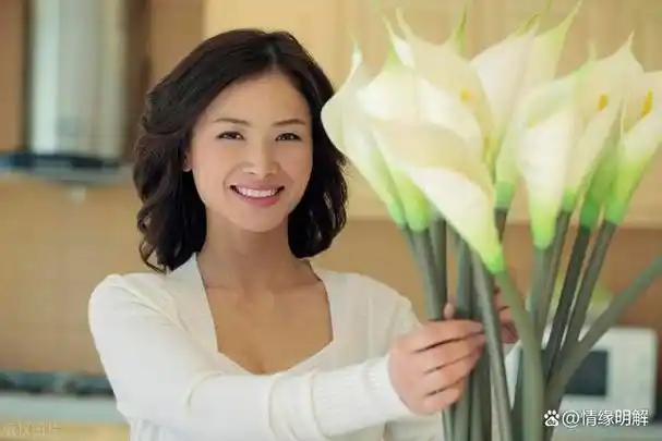 一个中年女人,把你当"情人"的4种表现