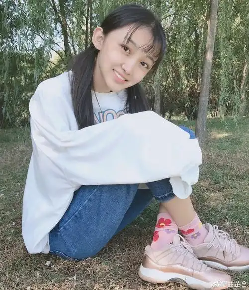 05后青春美少女曲芷含