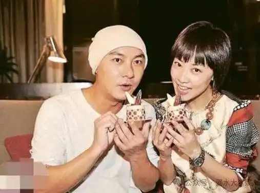 娱乐圈最惨模范夫妻:结婚3次,流产2次,结婚20年后分居了_张茜_张卫健