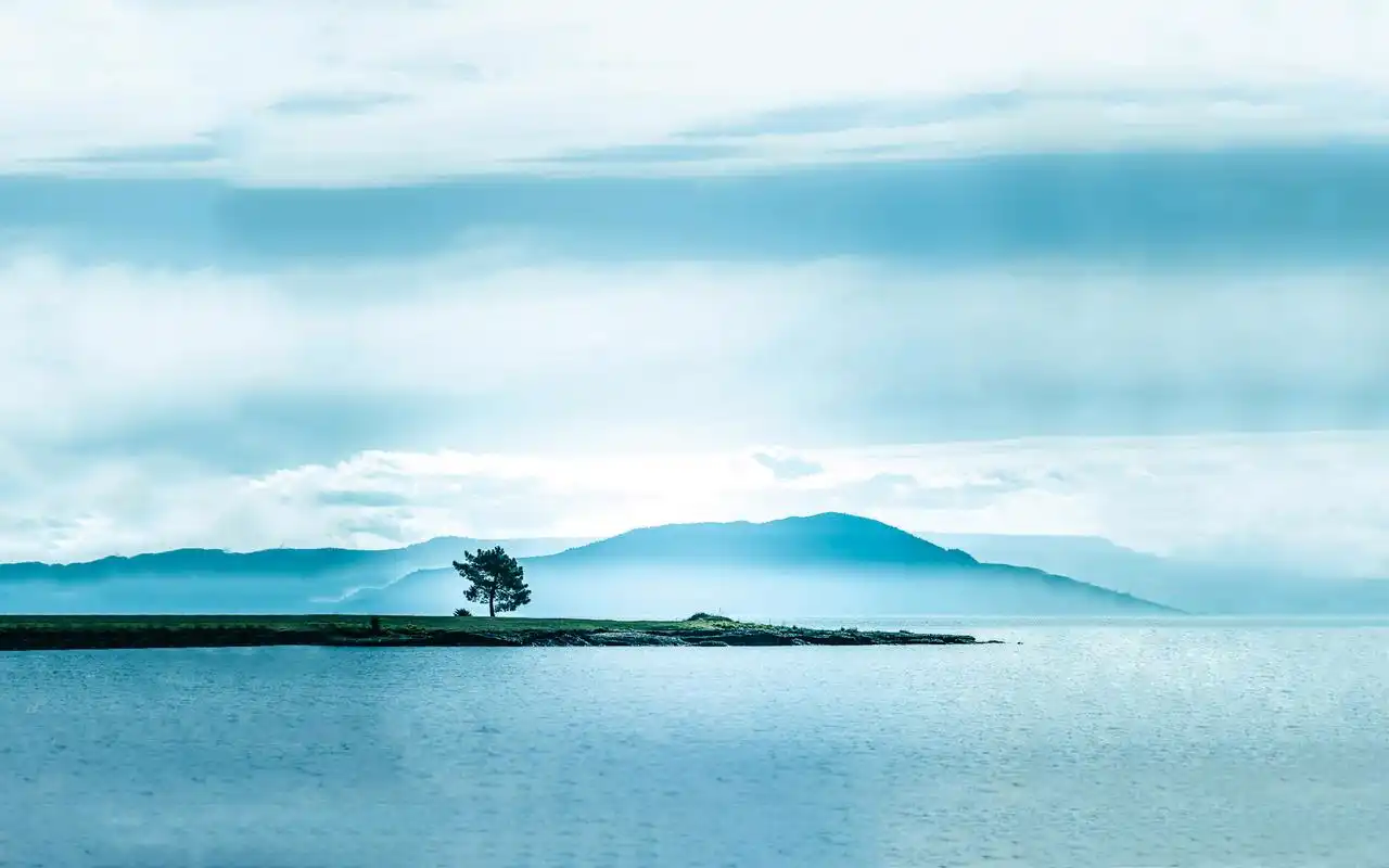 蓝色大海唯美风景桌面壁纸