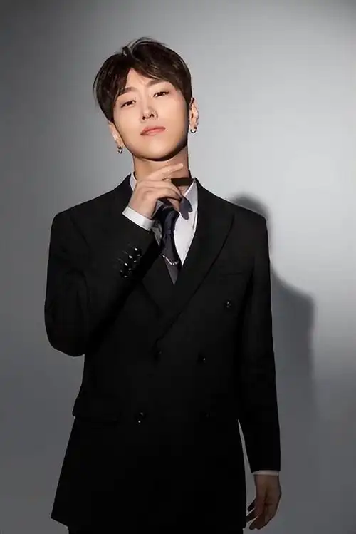 魏巡:2017年《快乐男声》冠军