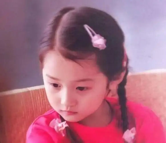 鹿晗,关晓彤ins发了宝宝图,照片把粉丝吓得不轻!网友:已入坑