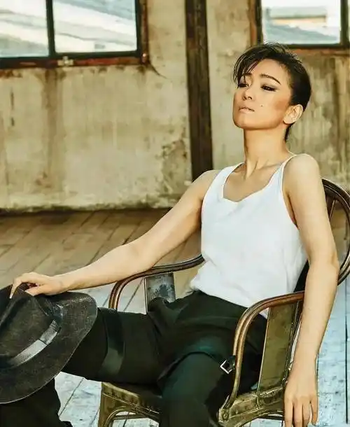 巩俐二婚后面目全非!