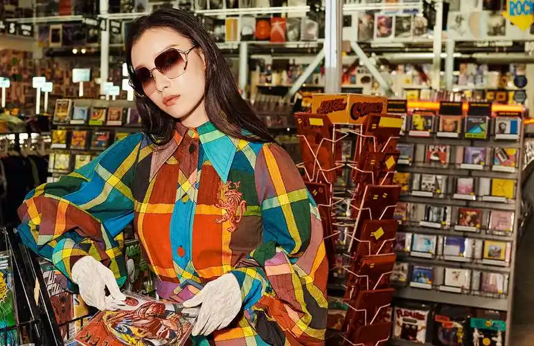 古驰发布全新2020春夏眼镜广告形象大片