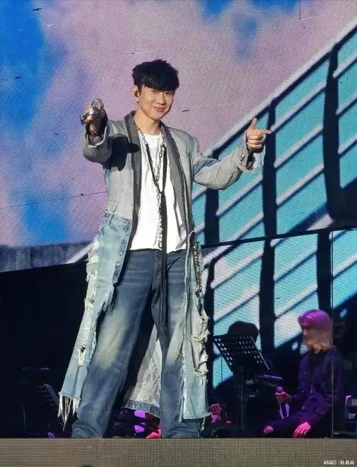 "不好笑,请尊重"的林俊杰相信经过这一节目的录制以后,向佐也能够很好