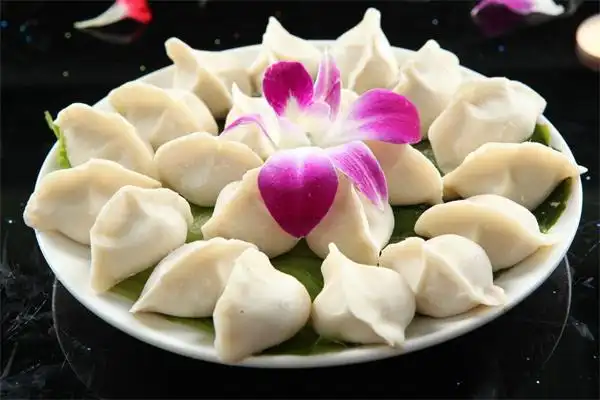 饮食理念,精选上好食材,为顾客提供真材实料,现包现煮的美味健康水饺