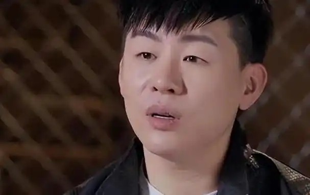 除了颜值,什么都比较优秀的胡彦斌,撕开了很多人的"遮羞布"!