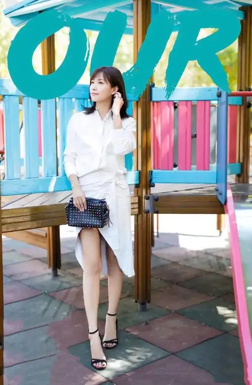 身高,如果穿搭上不注意的话,其实一样会显胖显老气,像上图,虽然徐静蕾