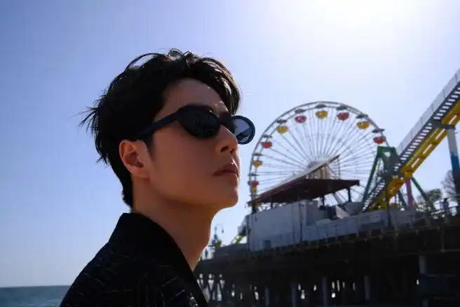 王一博香奈儿品牌形象大使##王一博秀场滑冰