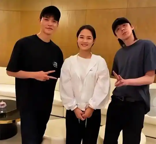 原来黄景瑜出席了《安乐传》的开幕宴,视频为证,网友:雷神之锤!