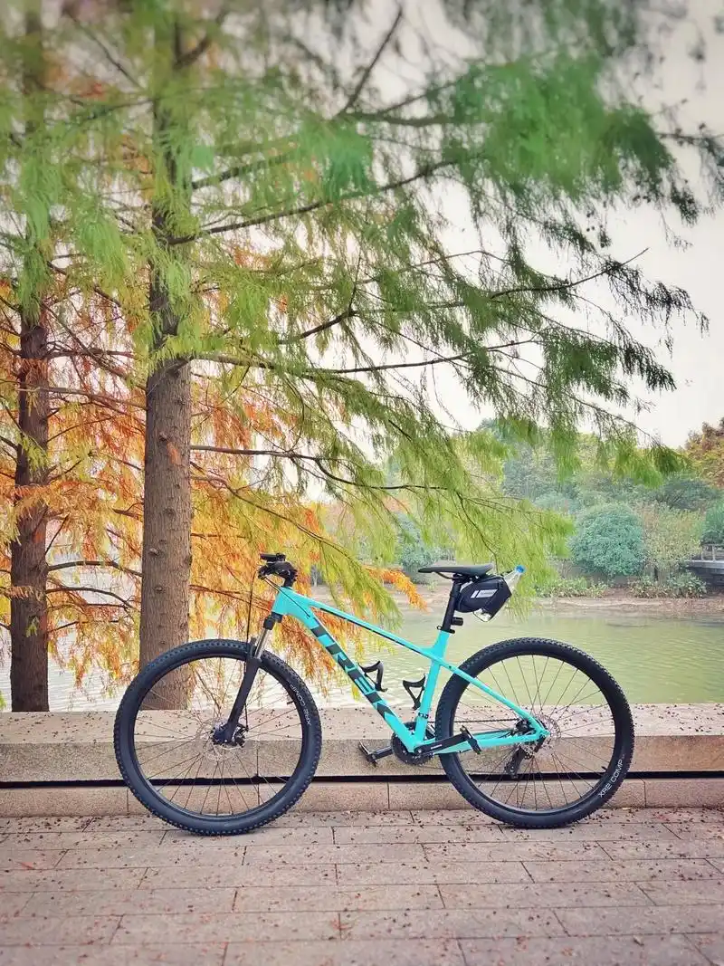 骑行 #山地车#写真 #公路车 #摄影 这车换个车出镜吧 - 抖音