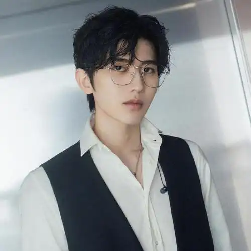 《跑男》鹿晗走后又来蔡徐坤,如今综艺节目火不火全靠小鲜肉