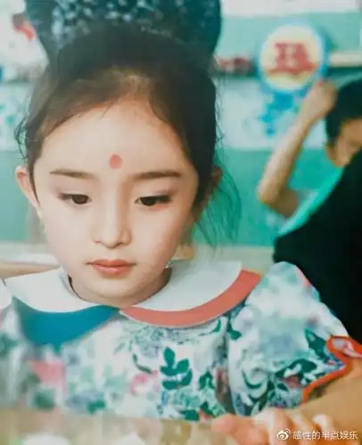 景甜我6岁可爱杨幂我4岁也可爱沈腾有5岁可爱