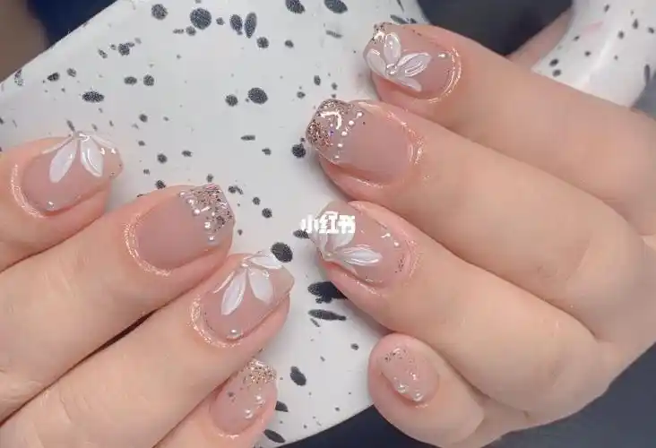 温柔必备小花花美甲