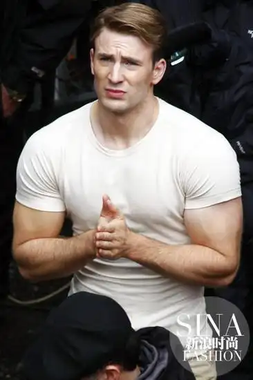 时尚潮流 扮演钢铁侠的美国男星小罗伯特-唐尼,因为独有的风骚气质,人