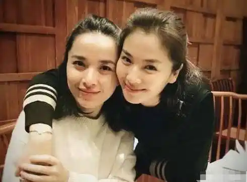 低调多年,靳东妻子原来是我们熟悉的女演员,难怪一直0绯闻