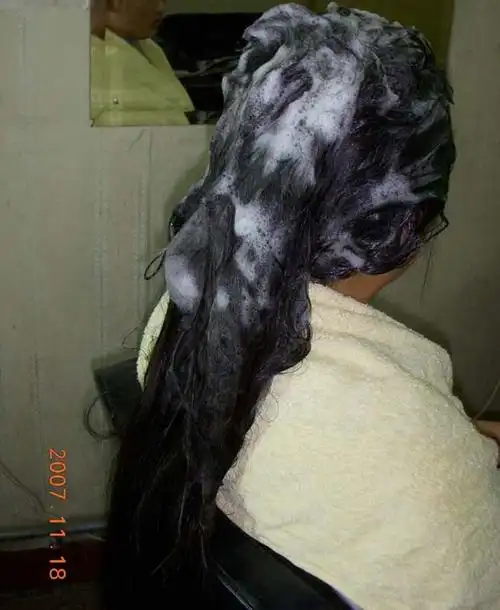 18岁女孩长发落剪