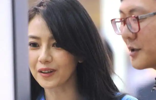 高圆圆也老了,脸部下垂眼纹成堆,网友:整没整容一看便知!