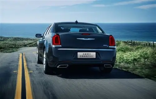 售价39.99万 新款克莱斯勒300c