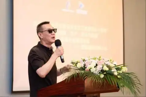 >中国著名作家,诗人,编剧,影视制片人,专委会监事长熊诚中国著名导演