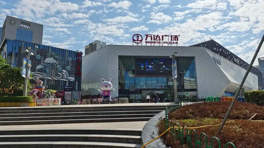 【一点资讯】"跟着万达游中国"第60站:厦门湖里万达签到,三层商场灯光