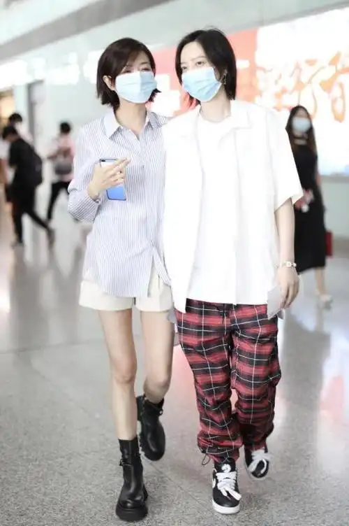 万茜和李斯丹妮是不是真有事,他俩怎么没互动了?