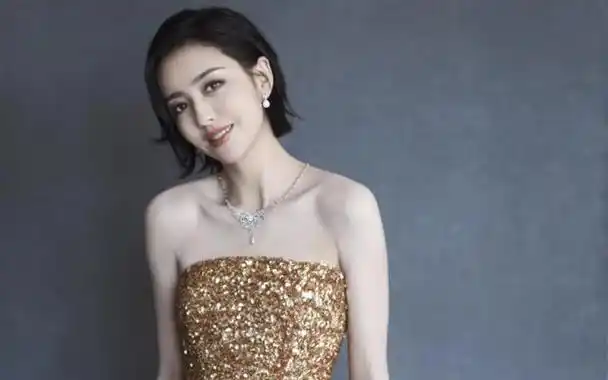 回顾佟丽娅曾婚内被烫烟疤今身价上亿坐拥千平豪华庄园