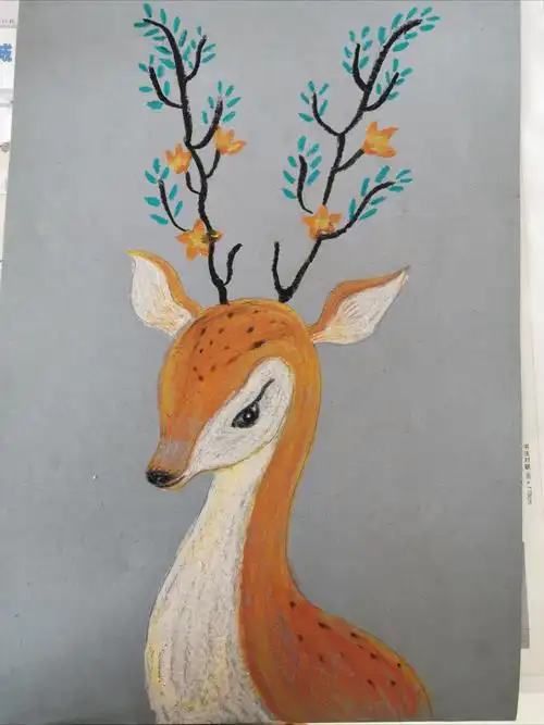 按照明暗关系用熟褐,赭石,土黄,肤色等油画棒给梅花鹿上色,用黑色绘画