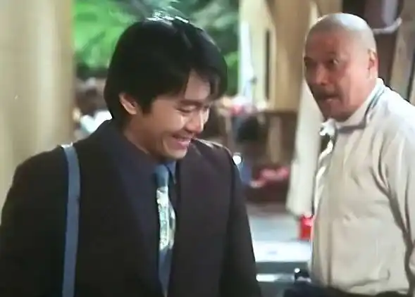 周星驰电影中的五个苦笑镜头,演技爆表让观众心疼!