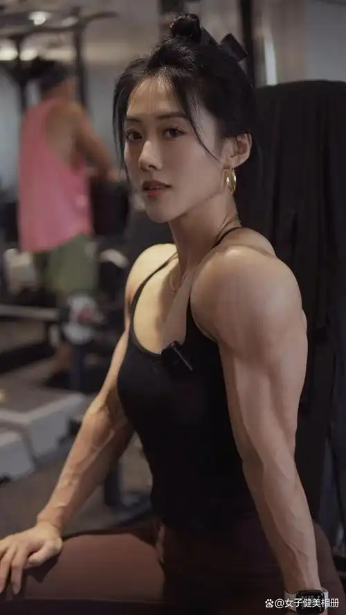 为她的颜值和质感肌肉所倾倒!中国高质量金刚芭比——拿铁笛子